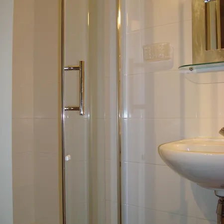 Boutiquehotel Sycamore - Protected View - 950m From Station Otel